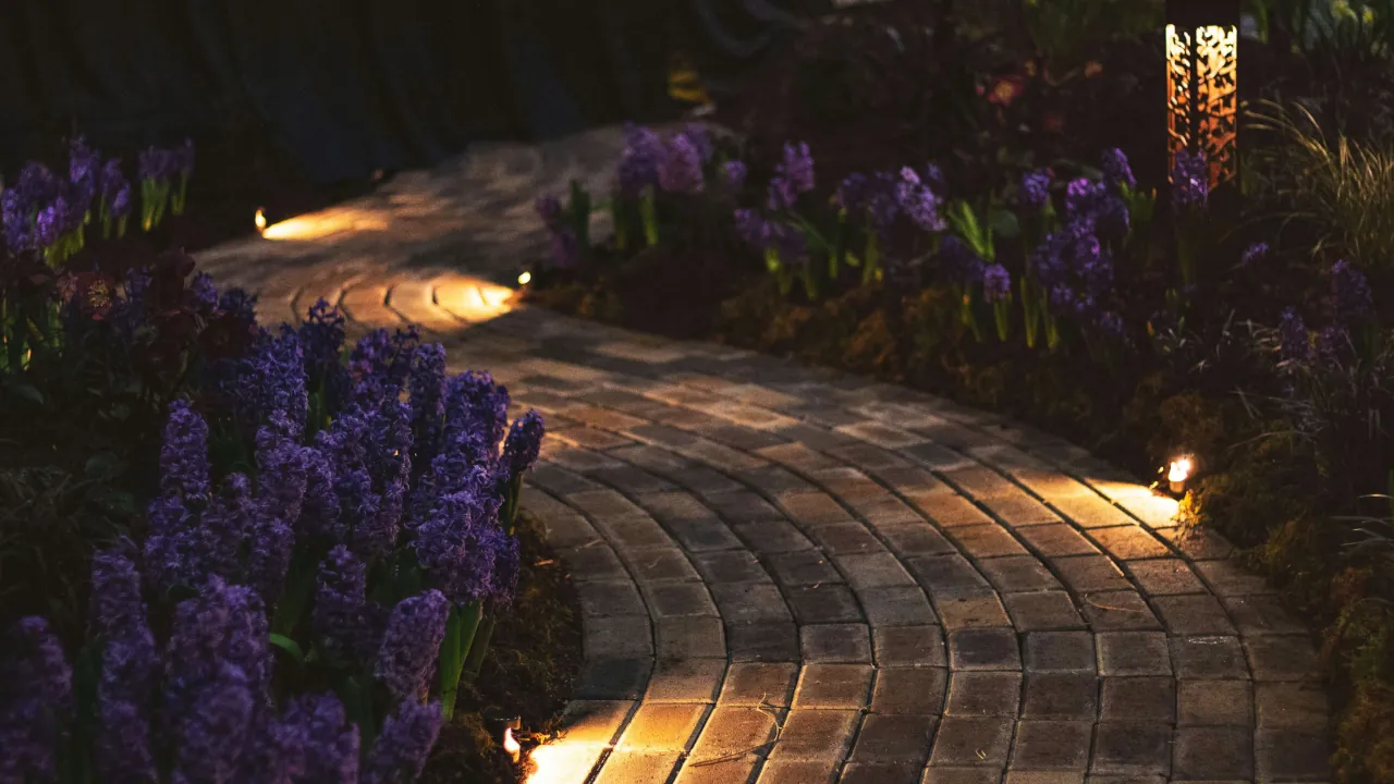 Smart Outdoor Lights For An Integrated Garden